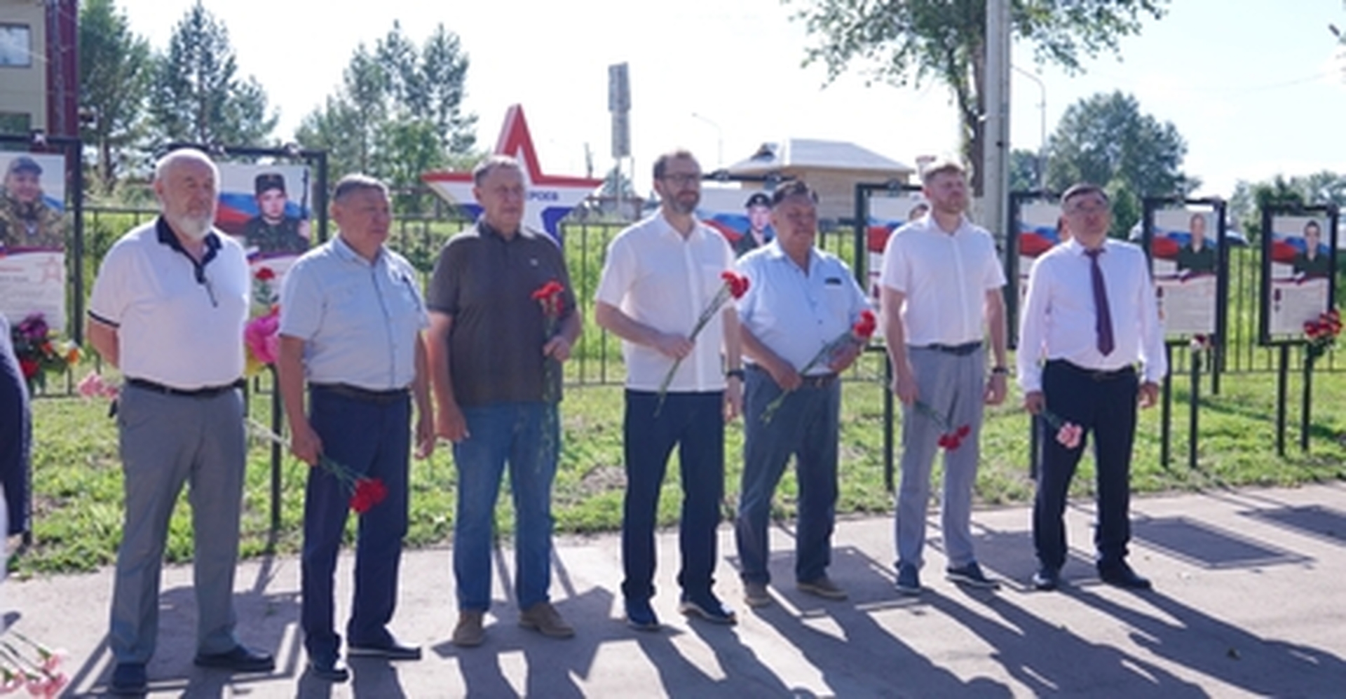 В Боханском и Осинском районах реализуют инициативные проекты — от благоустройства до памятников героям СВО