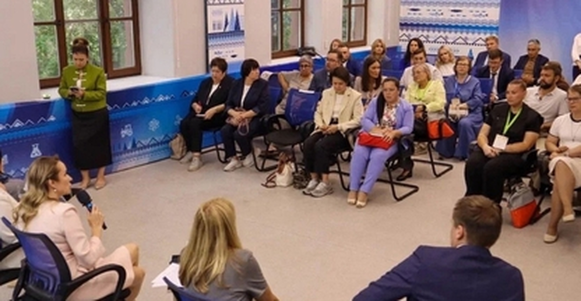 В Иркутске обсудили проблемы зачисления в 10 классы и поддержки детей с инвалидностью
