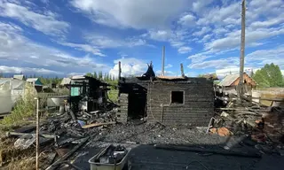 Женщина пострадала при пожаре на даче в Братском районе, а в Братске горел гараж в ГСК «Север»