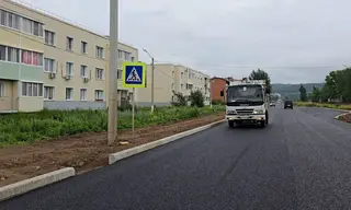 Укладку дорожного полотна завершили в рамках капремонта на улице Радищева в Братске