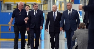 Владимир Путин посетил Иркутский авиазавод и обсудил с Кобзевым развитие региона