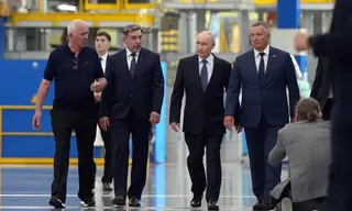 Владимир Путин посетил Иркутский авиационный завод и осмотрел производство МС-21