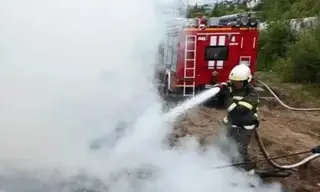 40-летний дачник в Братске устроил пожар, распиливая болгаркой газовый баллон