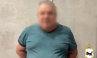 Пенсионера, который угрожал ножом девочкам в подъезде, задержали в Иркутске