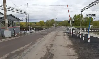Покрытие на 4 ж/д переездах привели в порядок в Братске по требованию прокуратуры