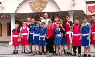 Василий Зверян провёл тренировку для братских боксёров на открытом воздухе