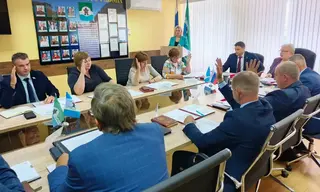 Дума Братского района отменила решения о присвоении звания почётного гражданина своему спикеру и депутату 