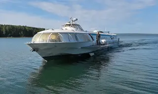 Рейсы теплохода «Метеор» по Братскому морю продлили до середины октября