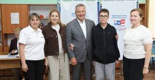 Игорь Кобзев проголосовал с семьей на выборах в Иркутске