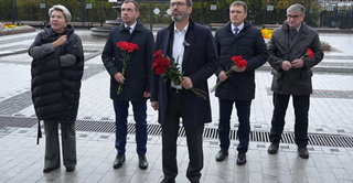 В Иркутском диагностическом центре увековечили память основателя Игоря Ушакова