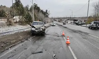 В Братске внедорожник выбросило на «встречку». Пострадал 74-летний водитель