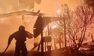 В Братске горели две квартиры в двухэтажном доме на улице Мира, дача и гараж